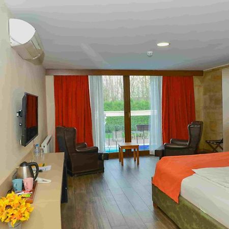 Green House Garden Park Hotel Cumhuriyet Buitenkant foto